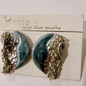 Vintage Finesse Enamel & Gold Tone Half Shell Earrings- NOS